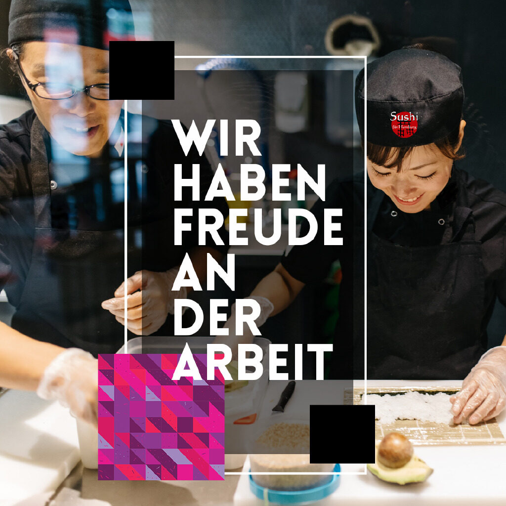 Mitarbeiter während der Bestellzubereitung